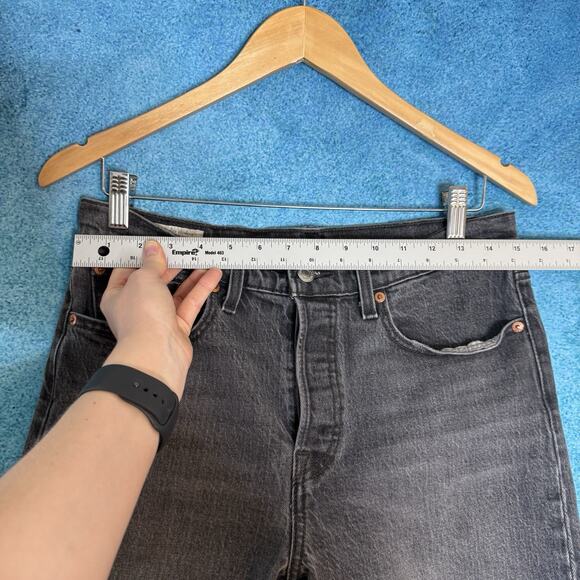 Levi's Premium Wedgie Jeans Womens 30 Button Fly Gray High Rise Denim Raw Hem - Picture 3 of 16